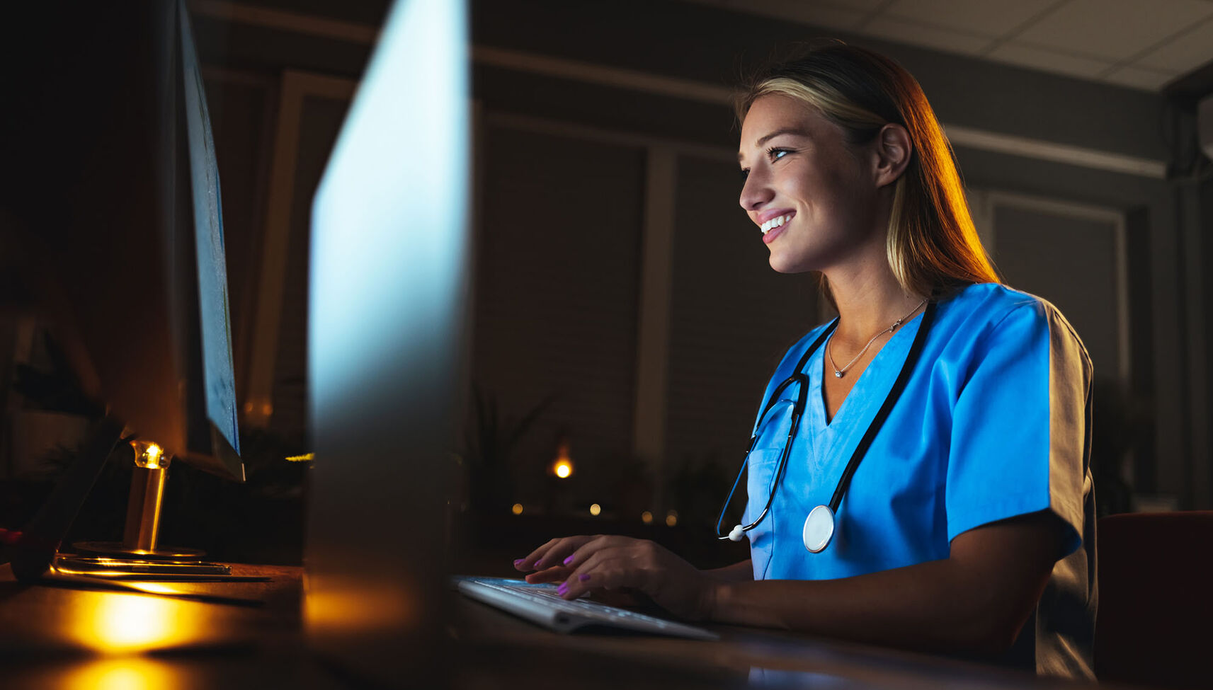 Nurse using a computer