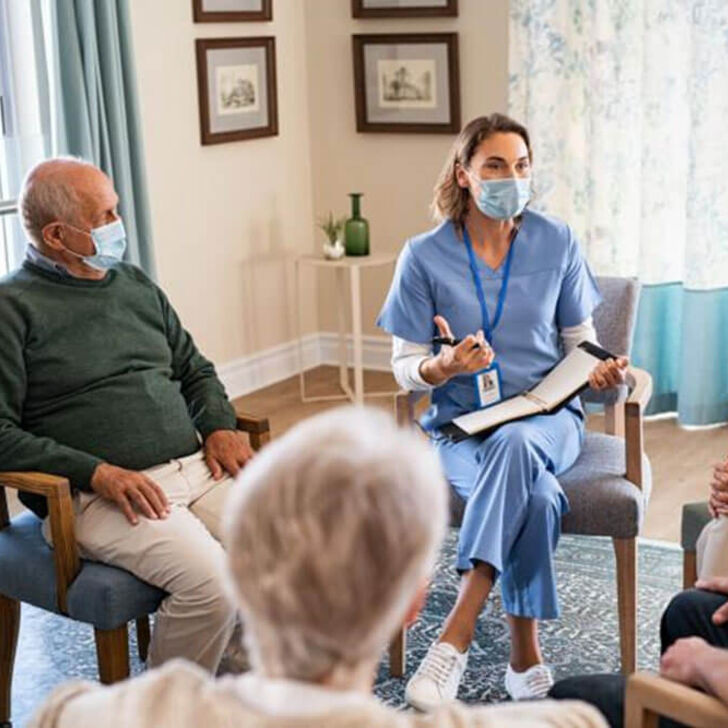 nurse-group-discussion