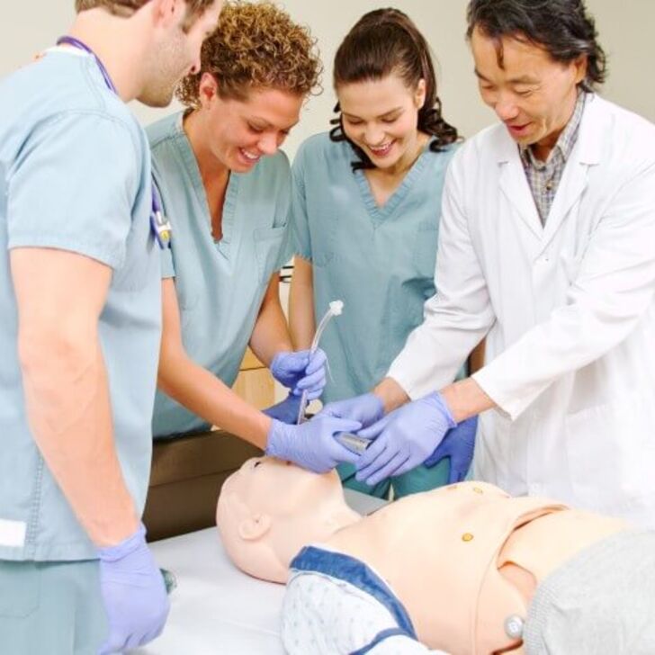 students-in-nursing-lab