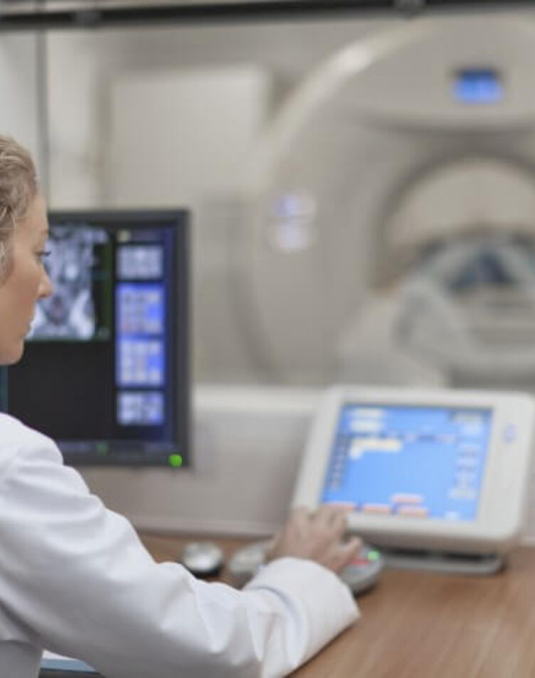 doctor-operating-ct-scanner